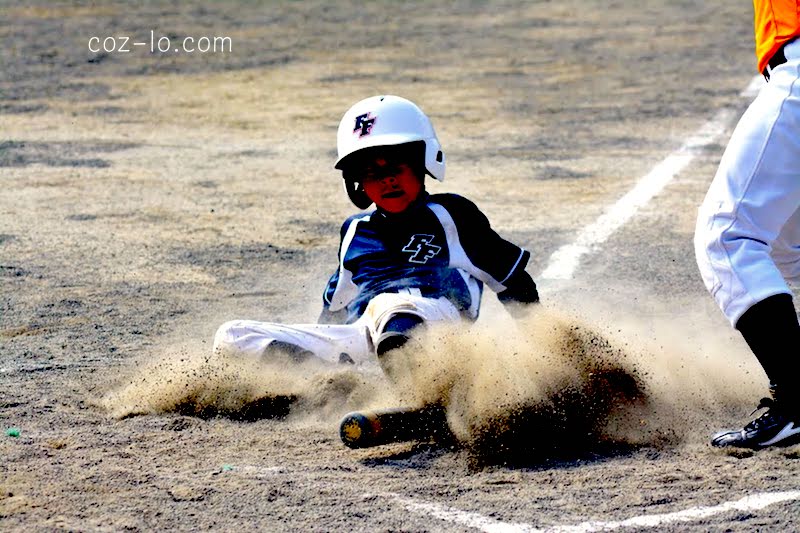 ホームへスライディング