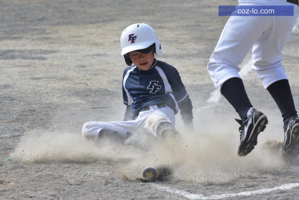 スライディングでのホームイン！（一塁側から）